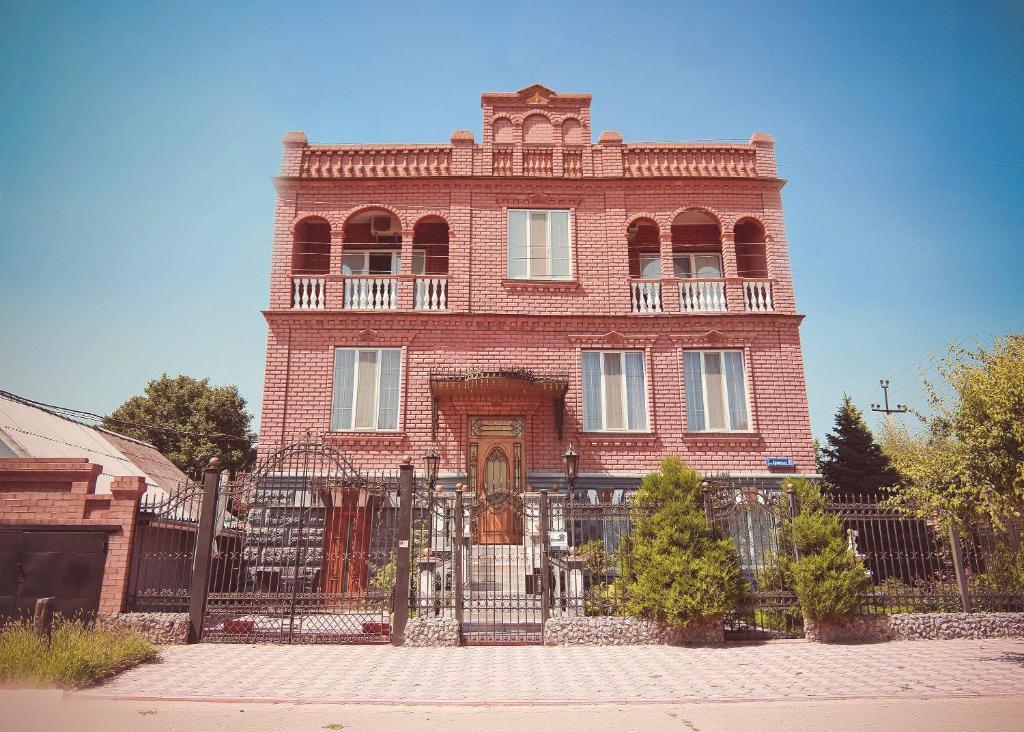 Versal Hotel Kherson Eksteriør bilde